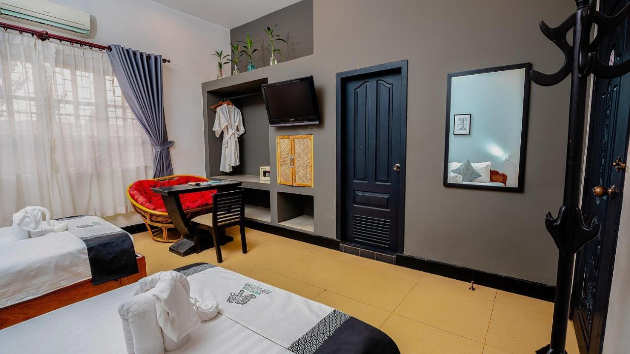 Baby Elephant Boutique Hotel Siem Reap Exteriör bild